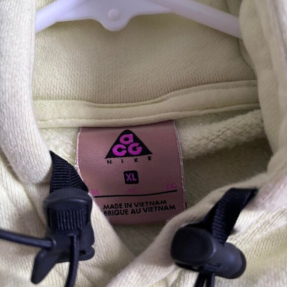 Nike-acg Men's Green/Yellow Hoodie - Picture 5 of 6